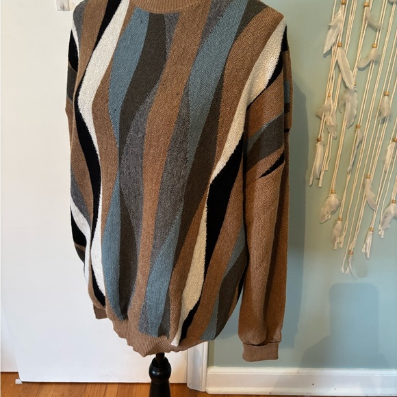 St. Croix Alpaca Sweater - Picture 2 of 12